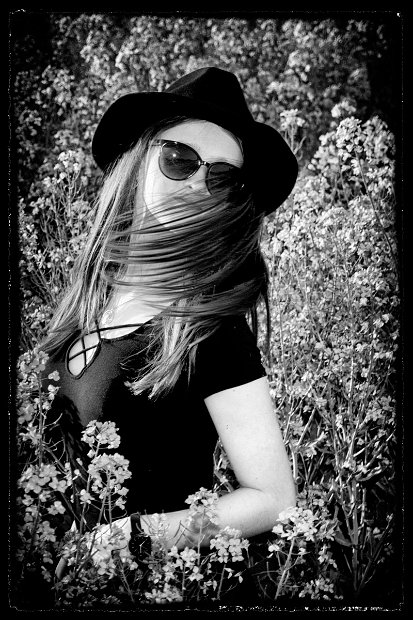 Elena-im-Rapsfeld-41