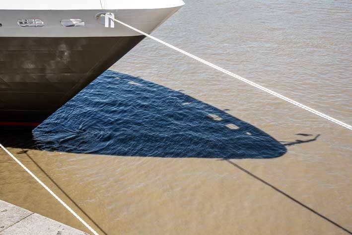 Ankerndes Schiff-3771